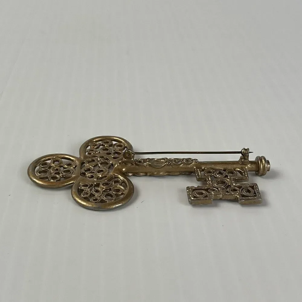VINTAGE Skeleton Gold Key Brooch / Pin Gold-tone Victorian Style